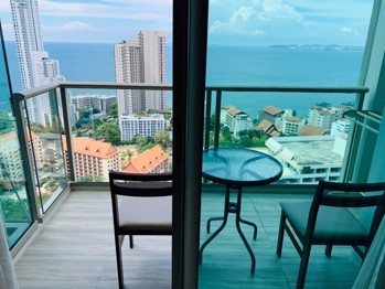 1 Bedroom Condo in The Riviera Wong Amat Beach Wongamat C012627