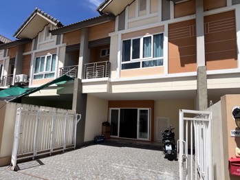 3 Bedrooms House in The Palm City Hill  East Pattaya H012640