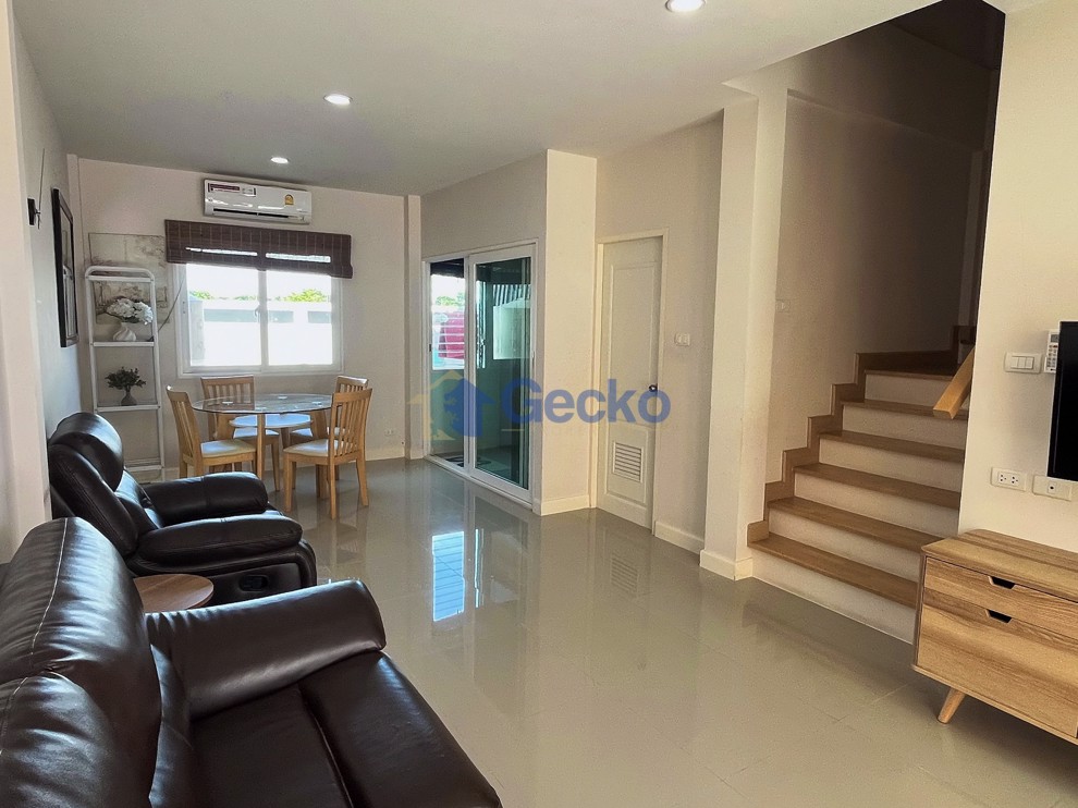 3 Bedrooms House in The Palm City Hill  East Pattaya H012640 (Photo 3)