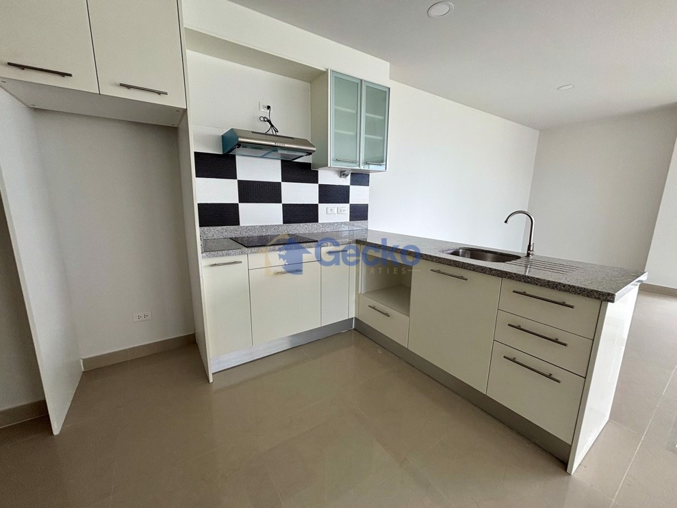 2 Bedrooms Condo in Gardenia Pattaya Jomtien C012643 (Photo 2)