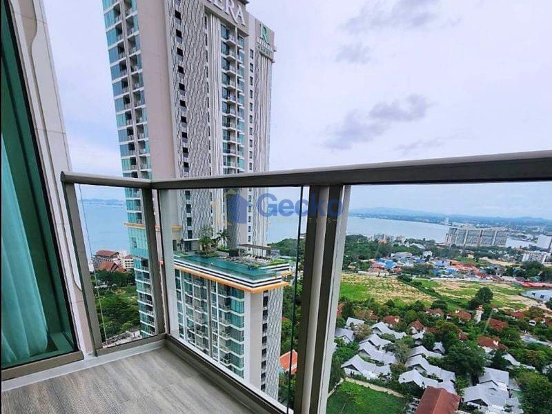 1 Bedroom Condo in The Riviera Wong Amat Beach Wongamat C012644