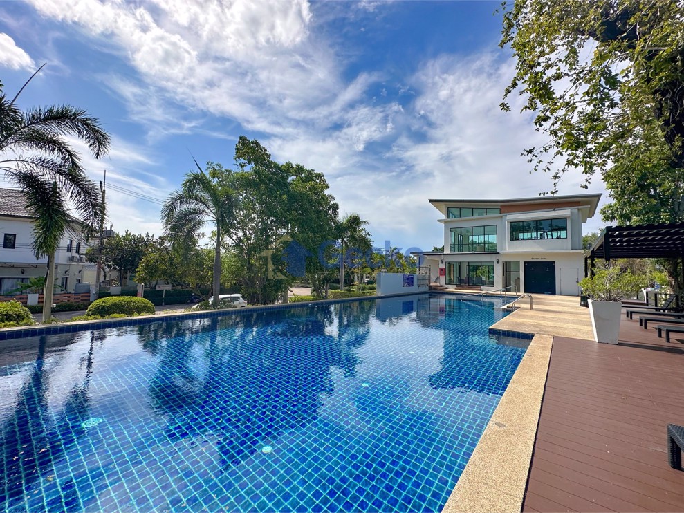 3 Bedrooms House in Patta Village  East Pattaya H008043 (Photo 4)