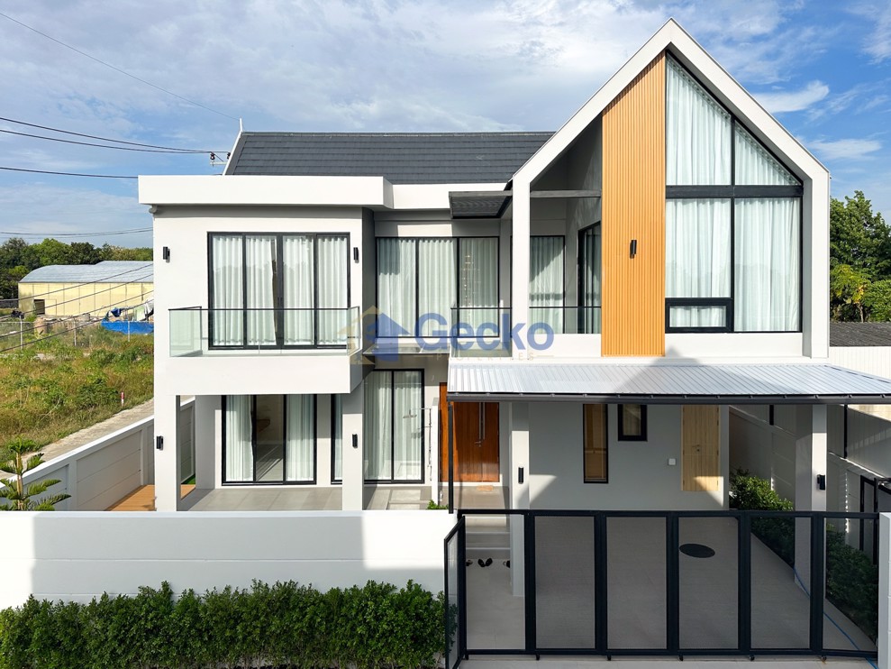 Cherliz Pool Villa Pattaya (Photo 1)