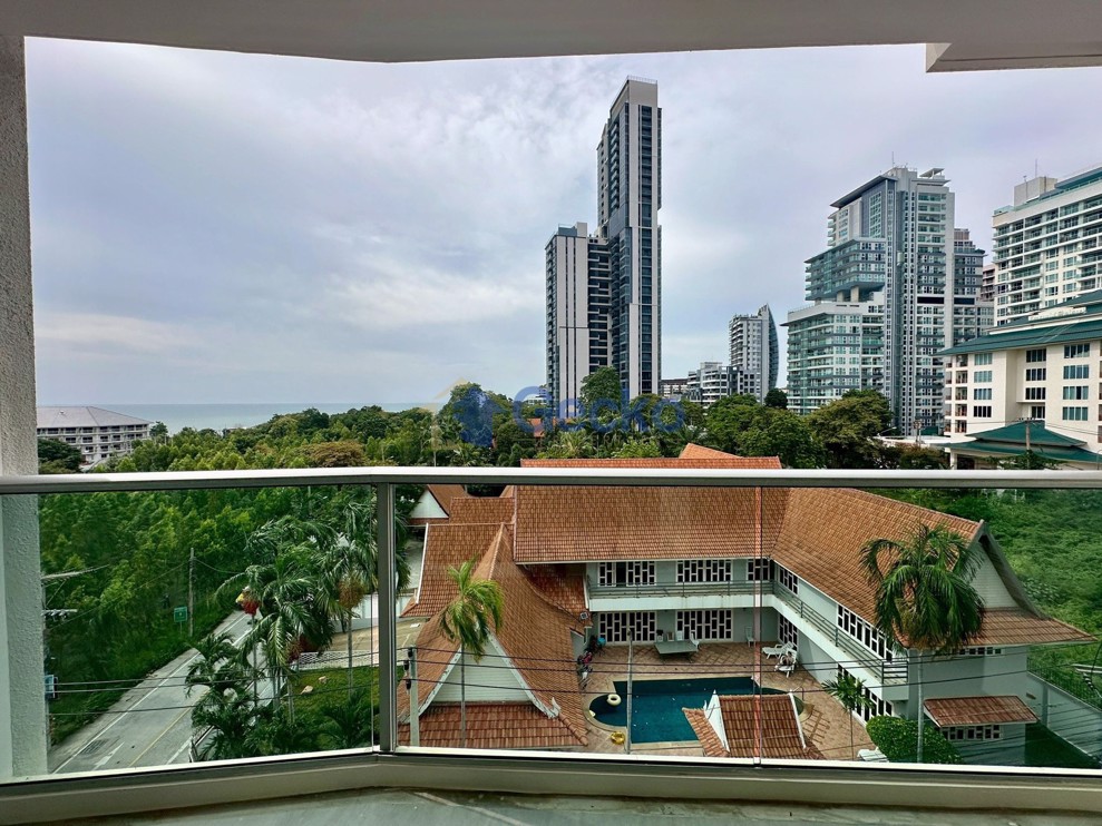 1 Bedroom Condo in The Elegance Pratumnak C012654 (Photo 2)