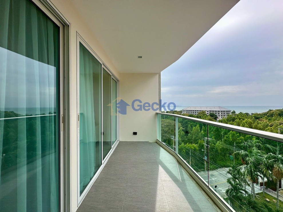 1 Bedroom Condo in The Elegance Pratumnak C012654 (Photo 4)