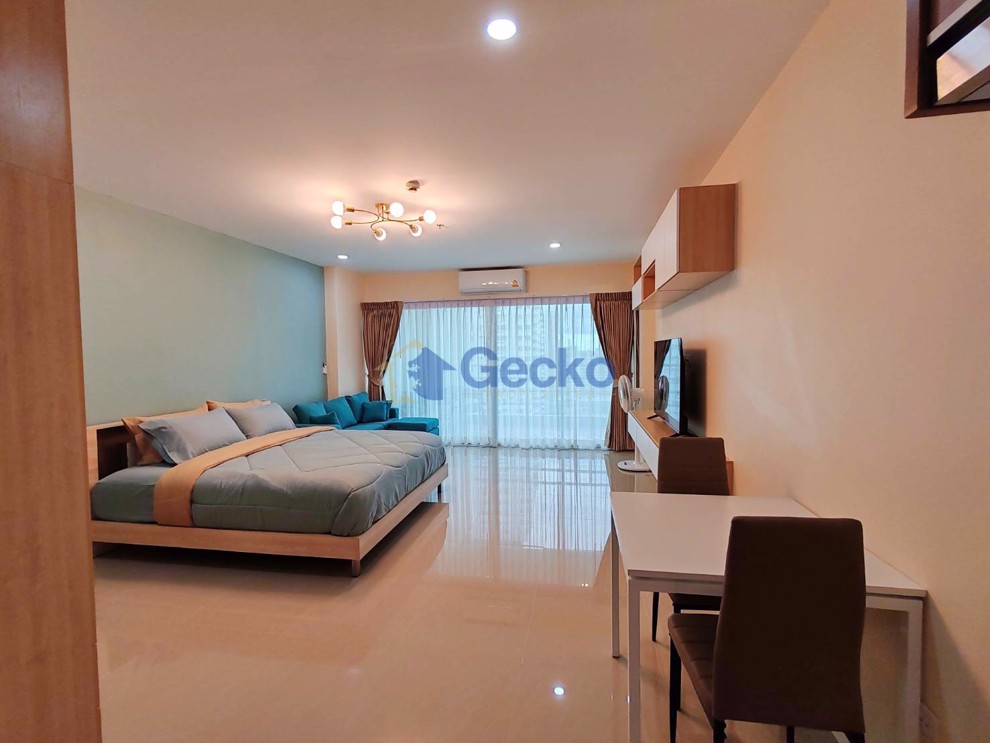 Studio Condo in View Talay 5 Jomtien C012660 (Photo 3)