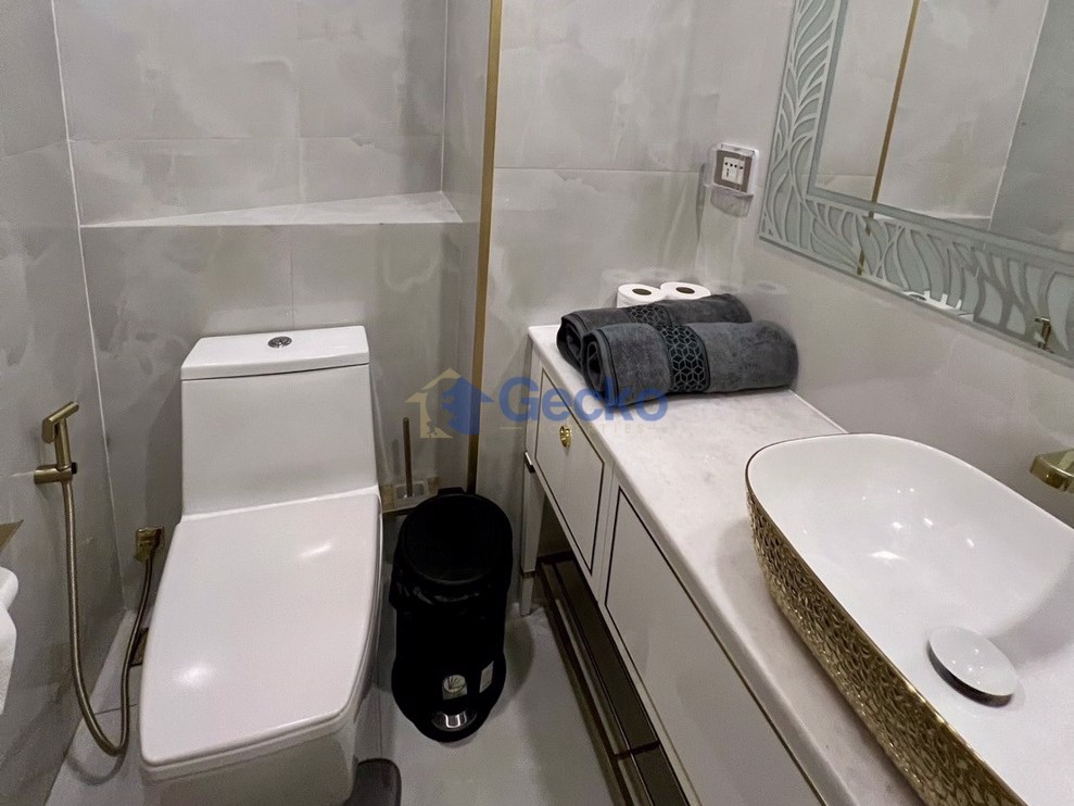 1 Bedroom Condo in Copacabana Beach Jomtien C012663 (Photo 2)