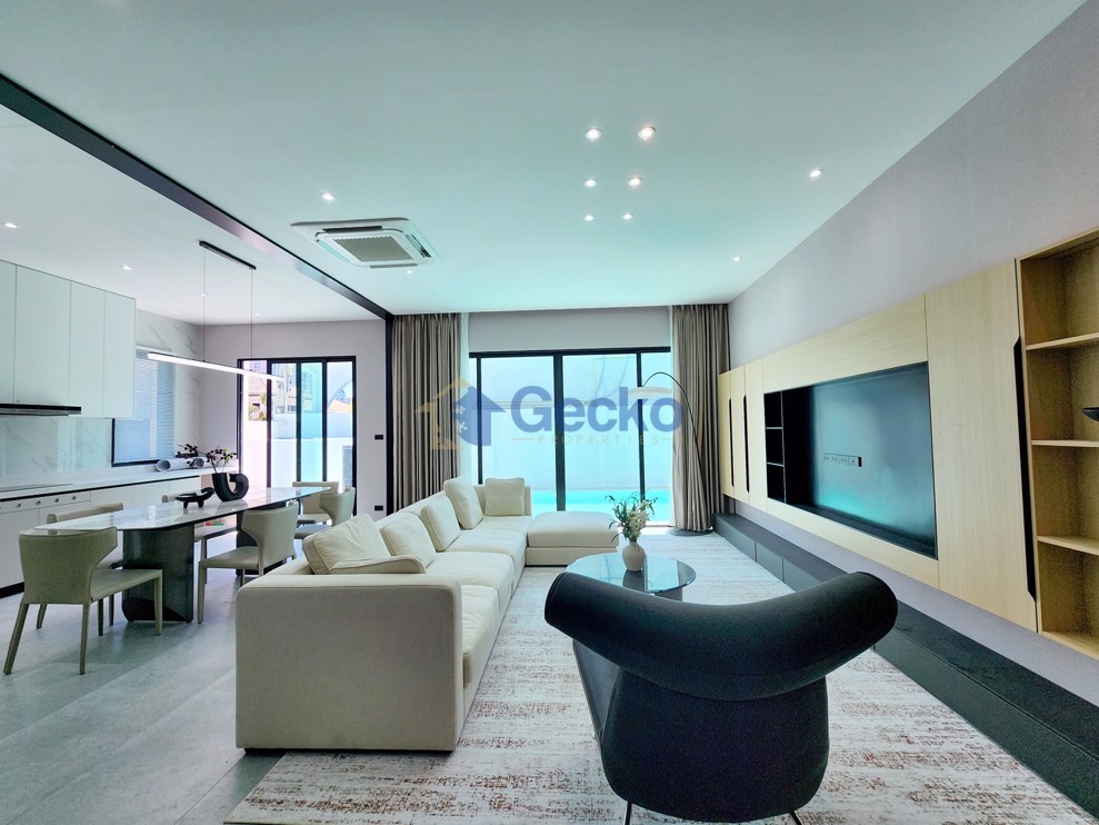 5 Bedrooms House in Jomtien Condotel  Jomtien H012260 (Photo 3)