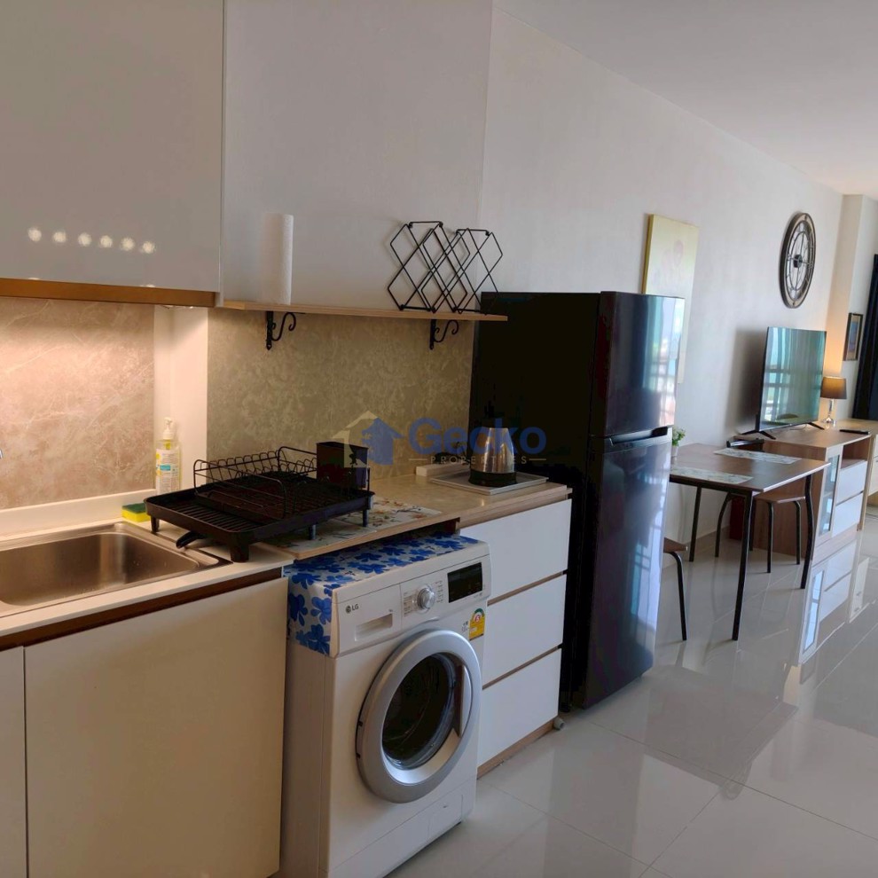 Studio Condo in View Talay 5 Jomtien C012669 (Photo 2)