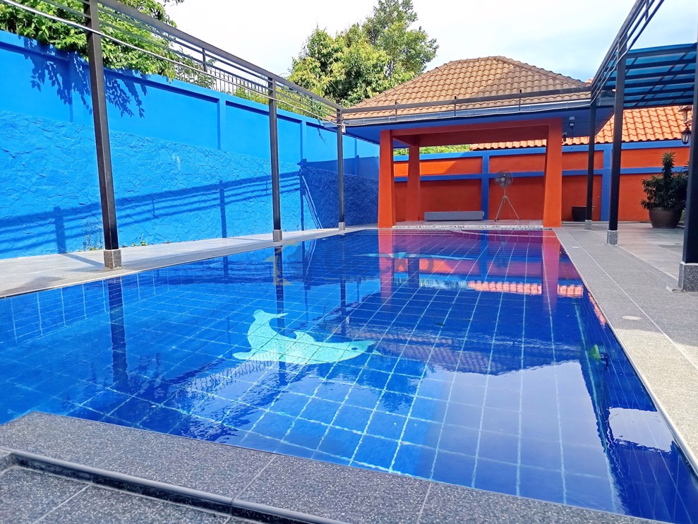 5 Bedrooms House  East Pattaya H012675 (Cover Photo)