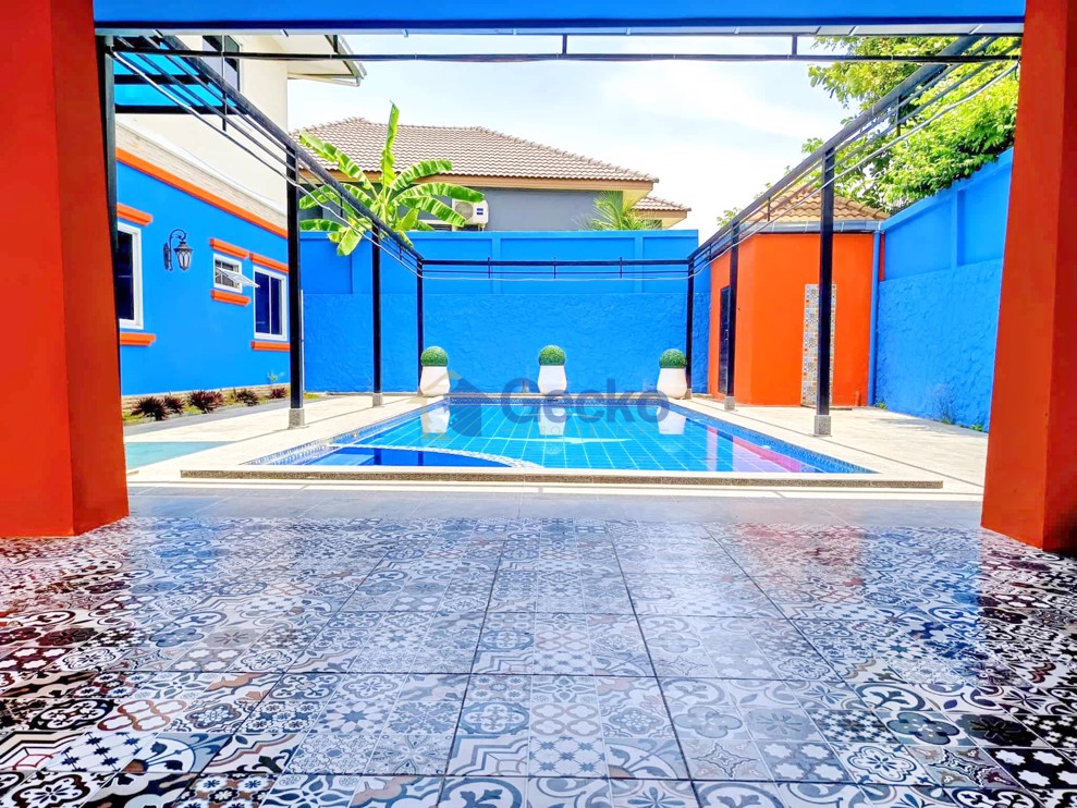 5 Bedrooms House  East Pattaya H012675 (Photo 3)