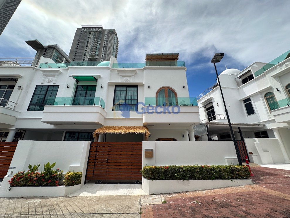 3 Bedrooms House in Wongamat Exclusive  Wongamat H012679 (Cover Photo)