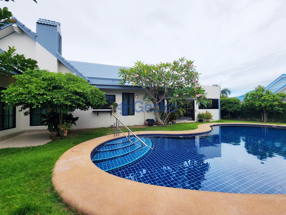 4 Bedrooms House in Natheekarn Park View  East Pattaya H012616 (Photo 1)