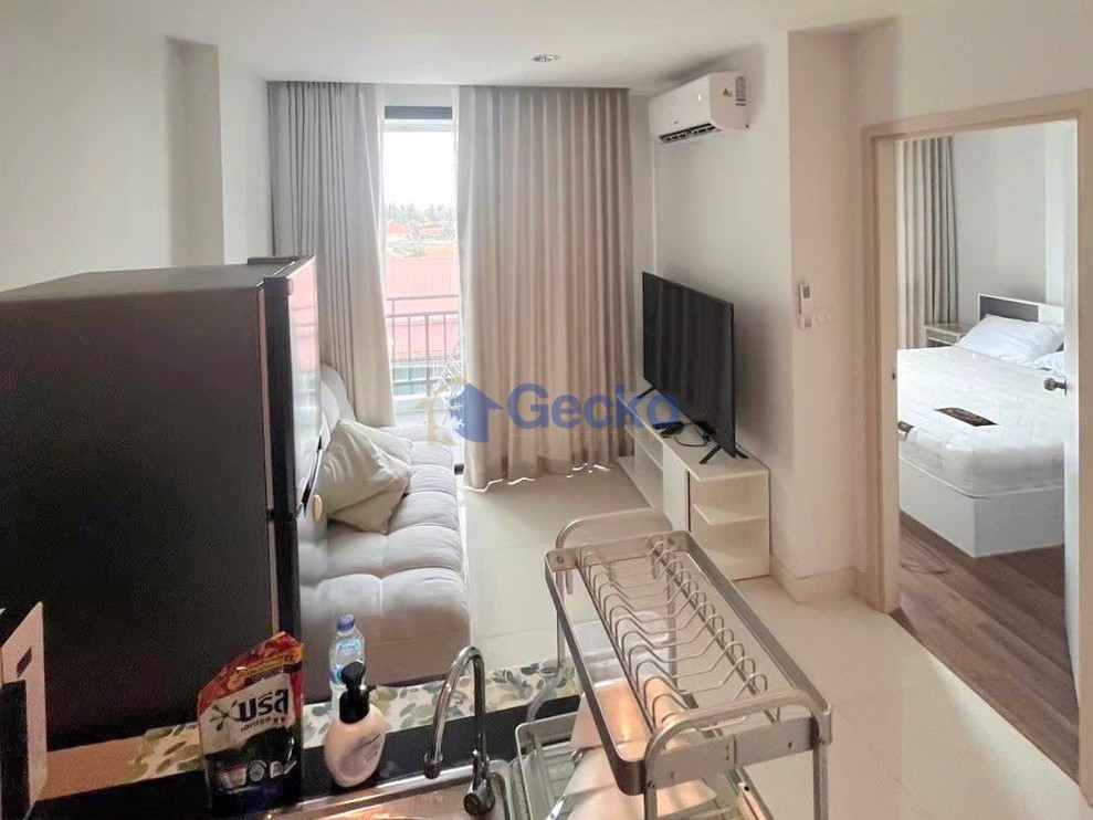 1 Bedroom Condo in Infiniti Condominium East Pattaya C012681 (Photo 2)