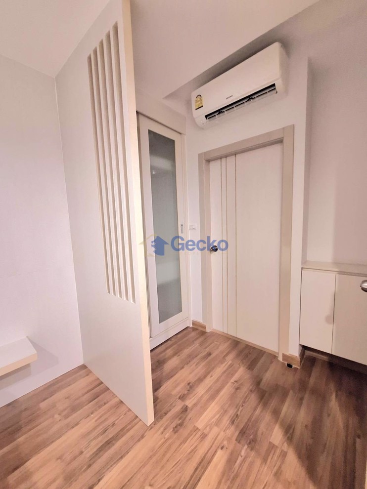 2 Bedrooms Condo in Infiniti Condominium East Pattaya C012682 (Photo 4)