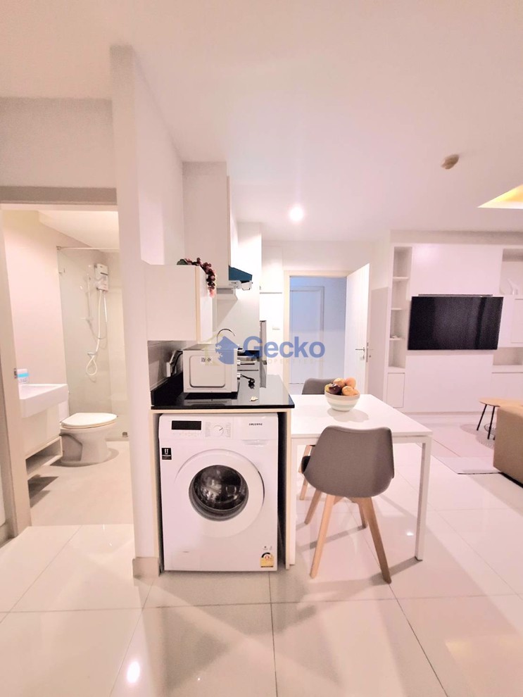2 Bedrooms Condo in Infiniti Condominium East Pattaya C012682 (Photo 1)