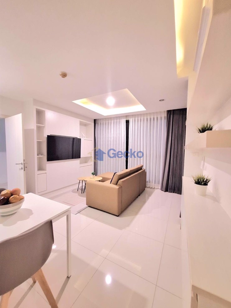 2 Bedrooms Condo in Infiniti Condominium East Pattaya C012682 (Photo 2)