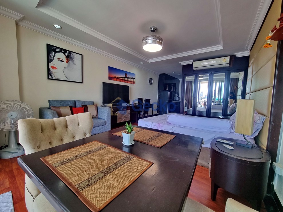 Studio Condo in LK Legend Central Pattaya C012689 (Photo 3)