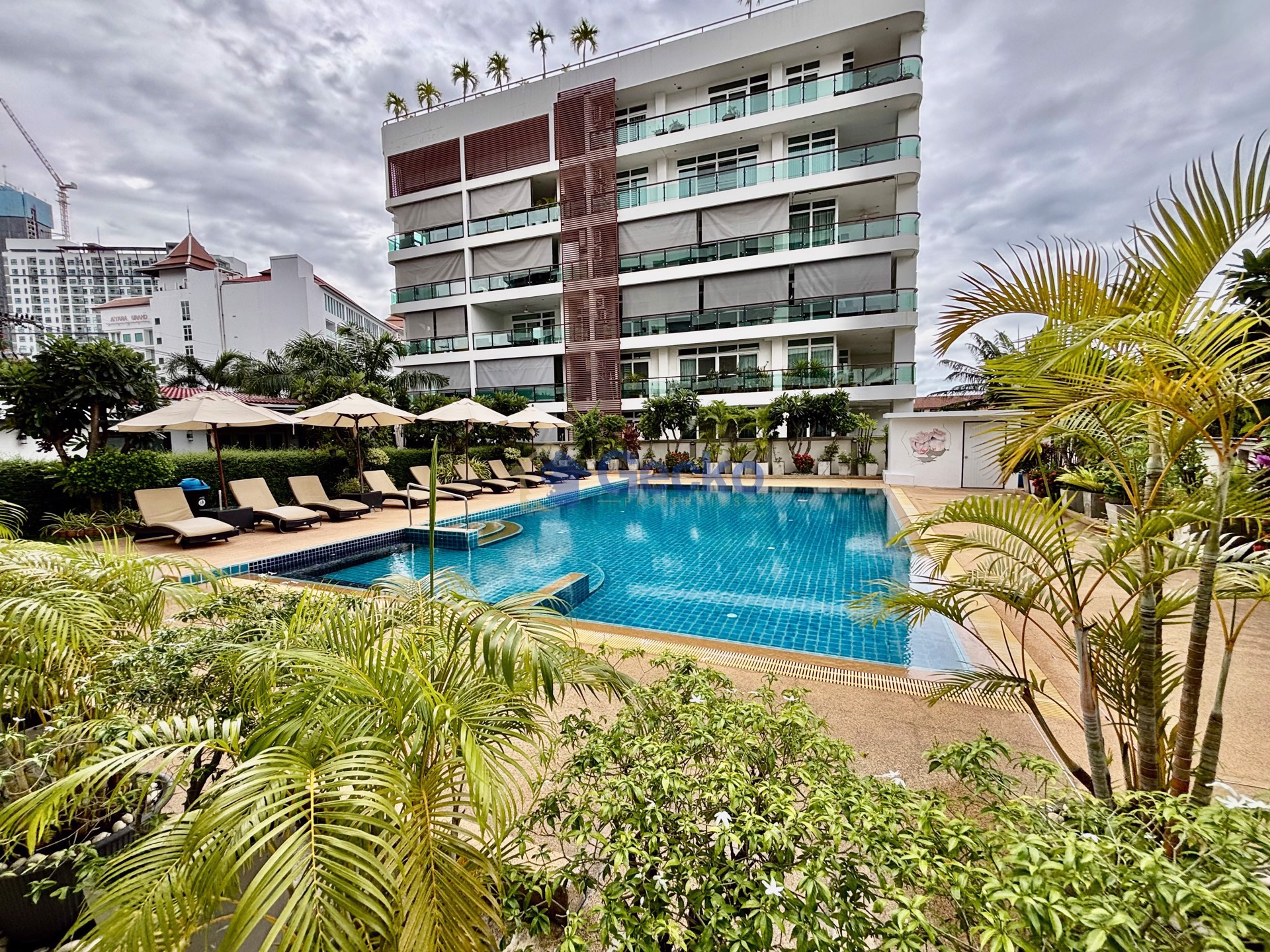 2 Bedrooms Condo in Siam Royal Ocean View Pratumnak C012700