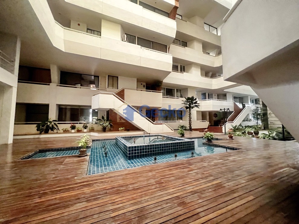 2 Bedrooms Condo in Panchalae Jomtien C012703 (Cover Photo)