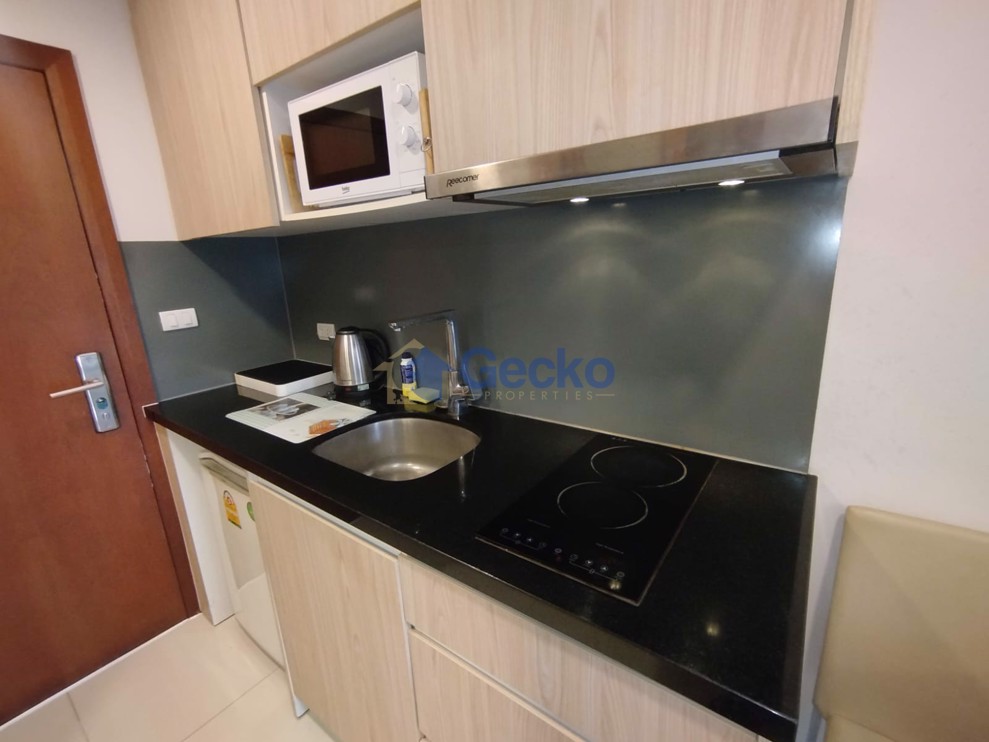 Studio Condo in Laguna Beach Resort 2 Jomtien C012709 (Photo 2)