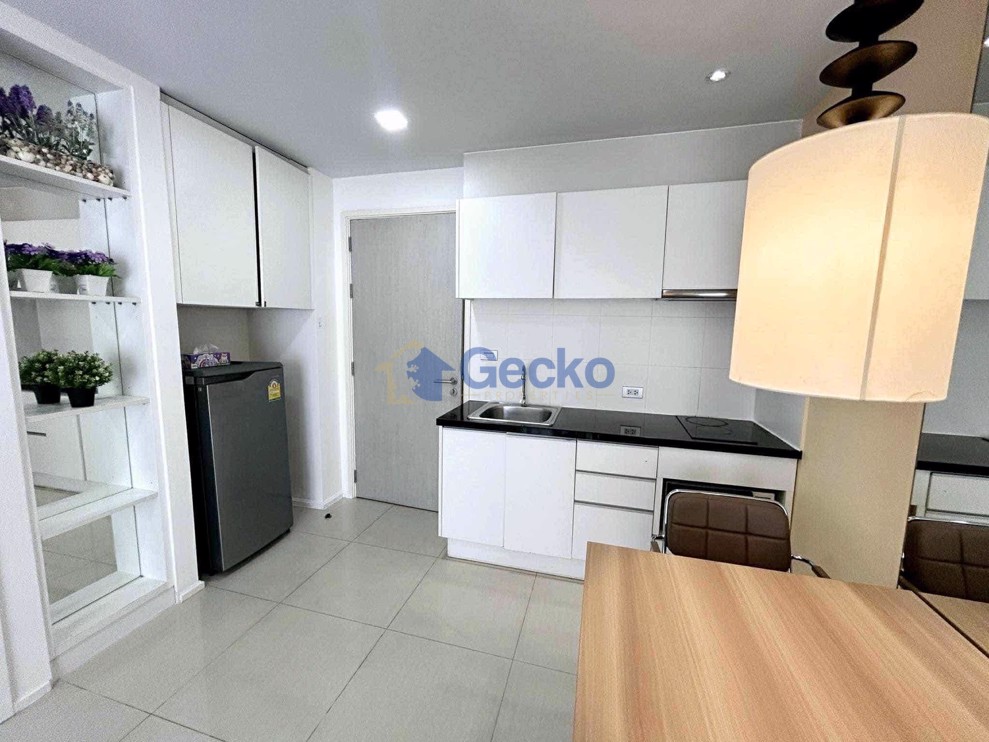 1 Bedroom Condo in Atlantis Condo Resort Jomtien C012713 (Photo 2)