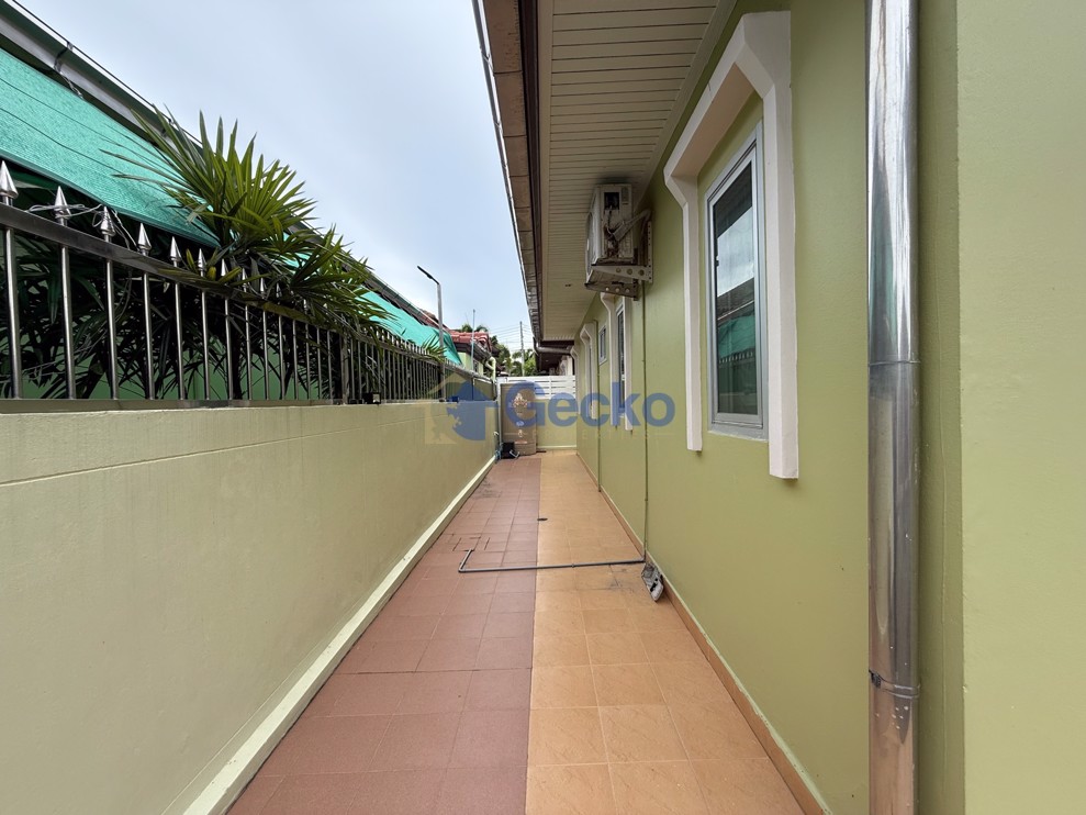 2 Bedrooms House in Pattaya Tropical  East Pattaya H012714 (Photo 3)