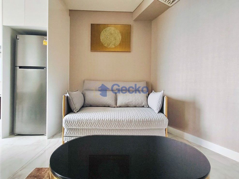 1 Bedroom Condo in Copacabana Beach Jomtien C012715 (Photo 2)