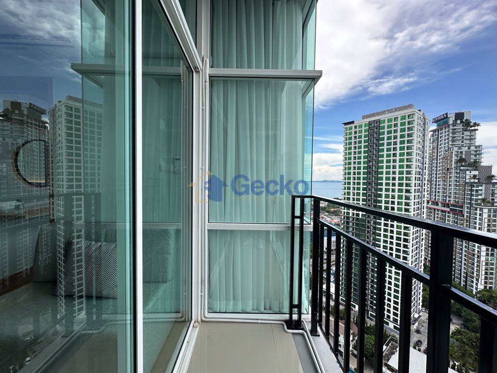 1 Bedroom Condo in The Twin Towers  Jomtien C012718 (Photo 2)