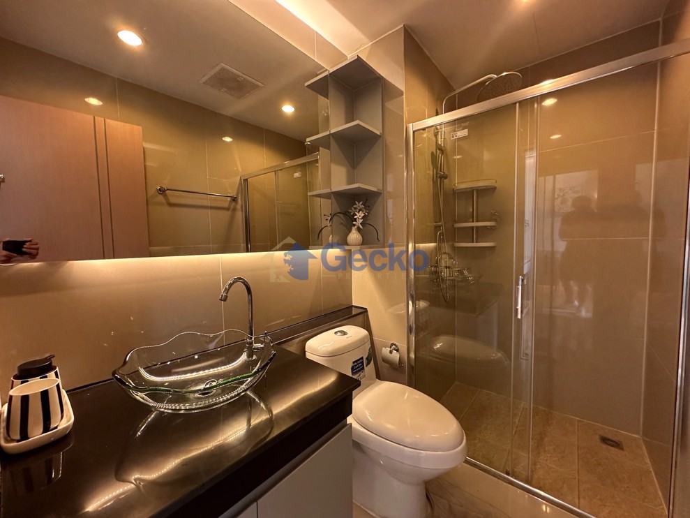 1 Bedroom Condo in The Twin Towers  Jomtien C012718 (Photo 4)