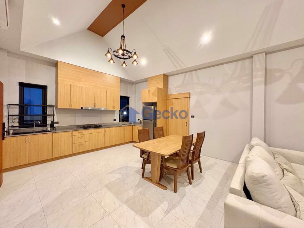 3 Bedrooms House  East Pattaya H012726 (Photo 2)