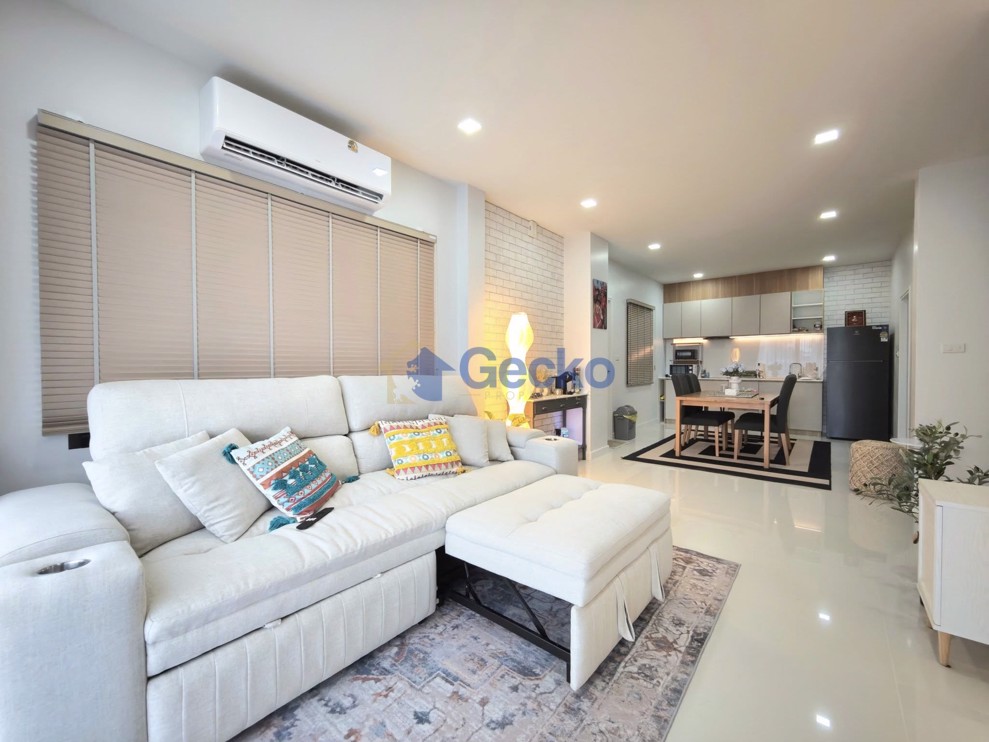 4 ห้องนอน บ้าน in The Grand 9 by PMC  พัทยาตะวันออก H012747 (Photo 3)