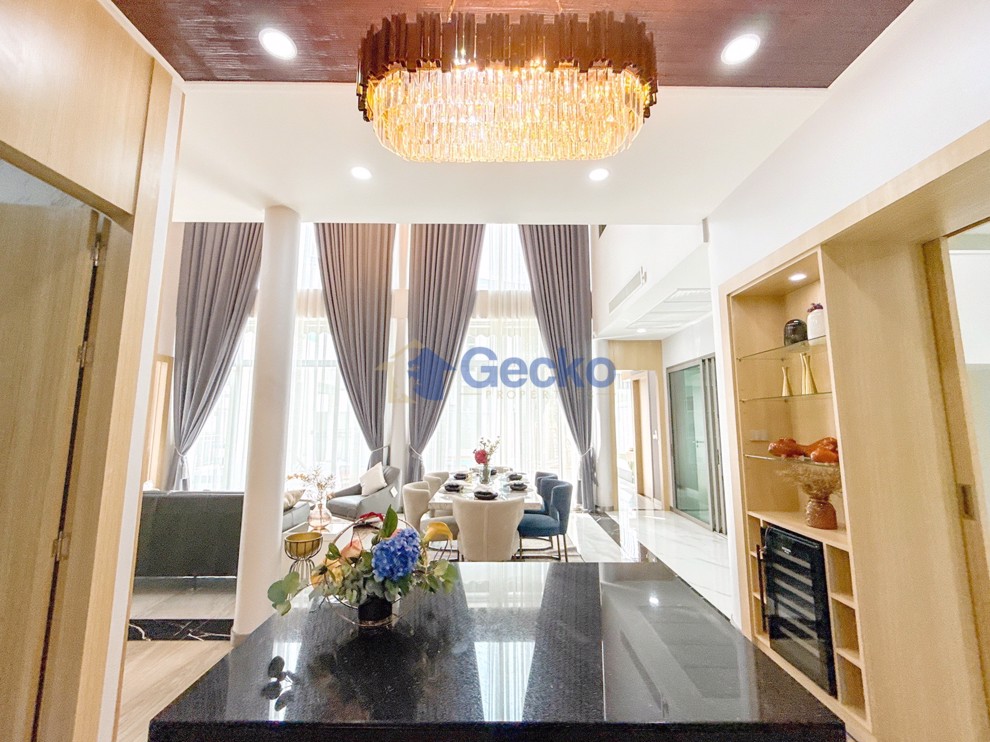 5 ห้องนอน บ้าน in 98 Lake Ville Mabprachan  พัทยาตะวันออก H010959 (Photo 4)
