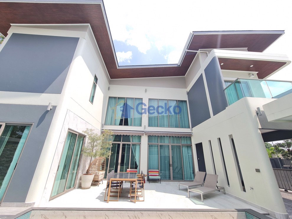 5 ห้องนอน บ้าน in 98 Lake Ville Mabprachan  พัทยาตะวันออก H010959 (Photo 2)