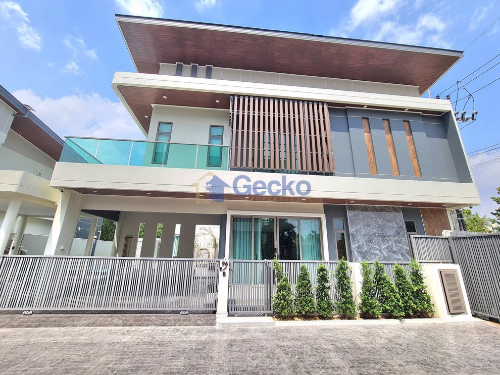 5 ห้องนอน บ้าน in 98 Lake Ville Mabprachan  พัทยาตะวันออก H010959 (Photo 1)