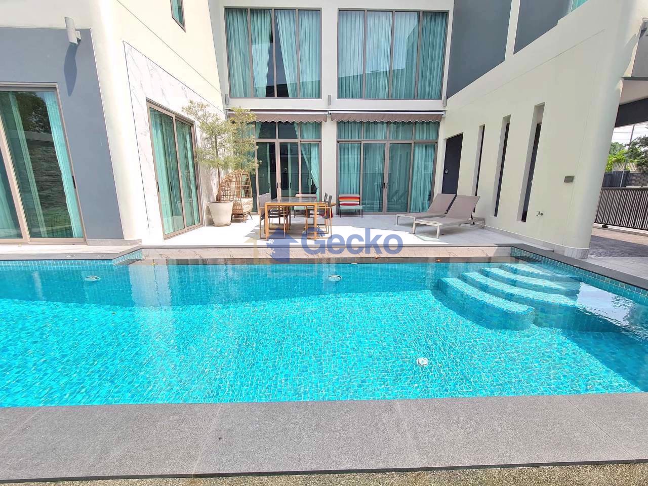 5 ห้องนอน บ้าน in 98 Lake Ville Mabprachan  พัทยาตะวันออก H010959