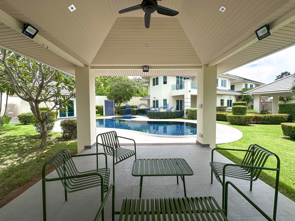 5 ห้องนอน บ้าน in Green Field Villa 5  พัทยาตะวันออก H002228 (Photo 3)