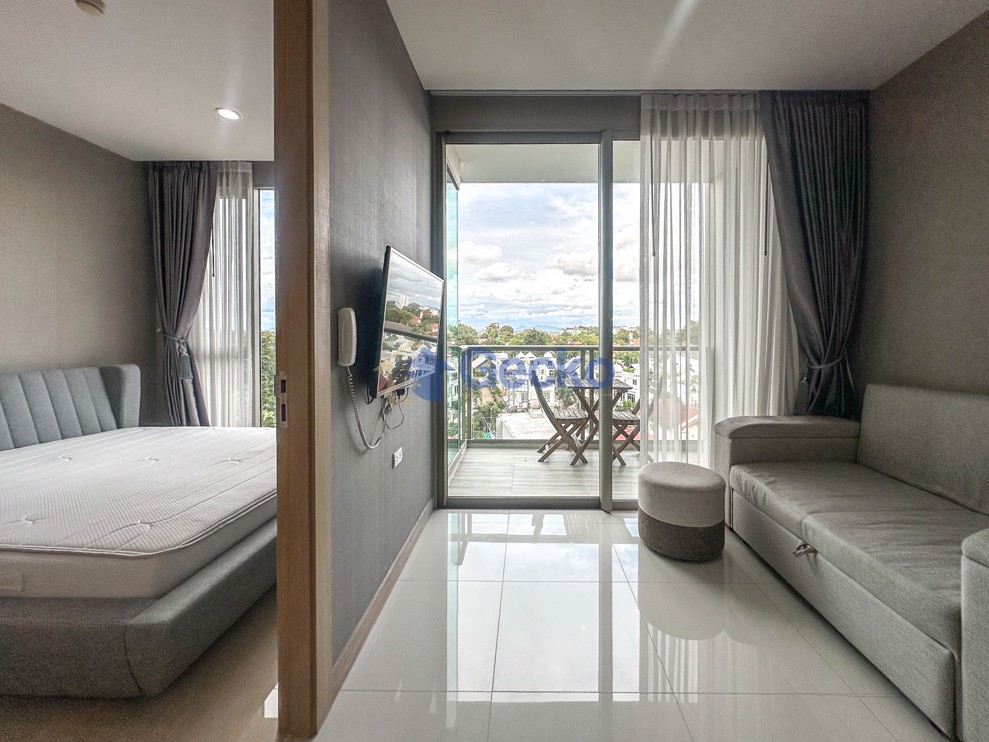 1 Bedroom Condo in The Riviera Wong Amat Beach Wongamat C012772 (Photo 4)