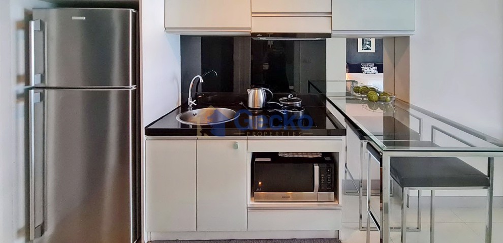 1 Bedroom Condo in Sixty Six Condo North Pattaya C012774 (Photo 4)