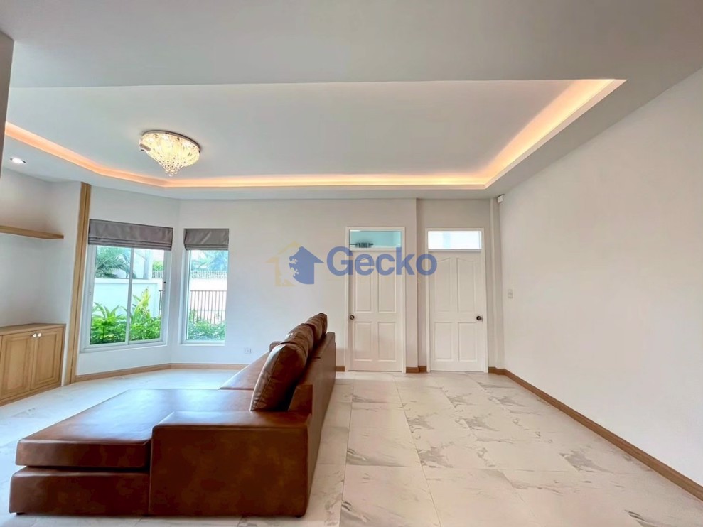 3 Bedrooms House in Nibbana Shade  East Pattaya H011539 (Photo 4)