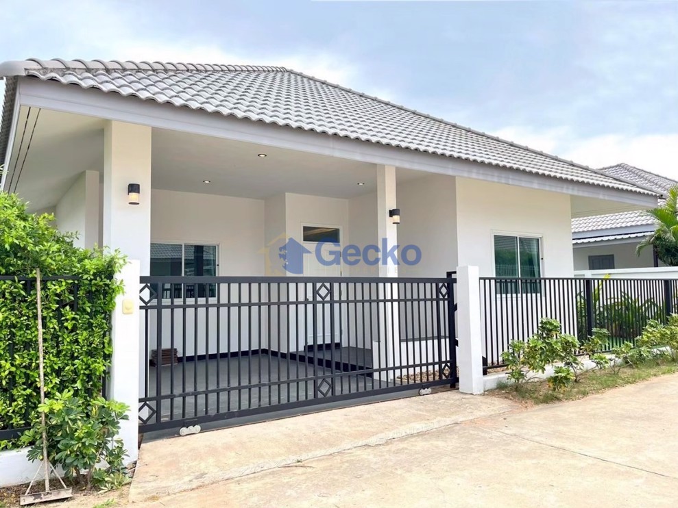 3 Bedrooms House in Nibbana Shade  East Pattaya H011539 (Photo 2)