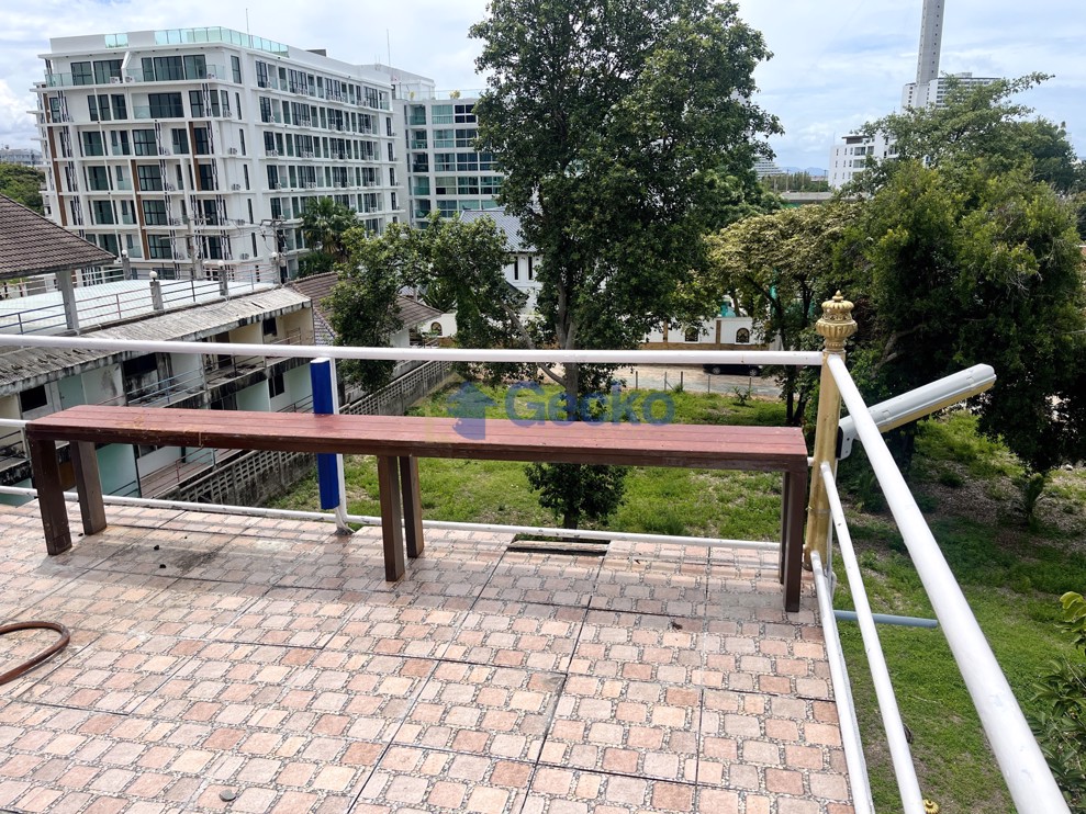 5 ห้องนอน บ้าน in Corrib Village  พระตำหนัก H012788 (Photo 4)