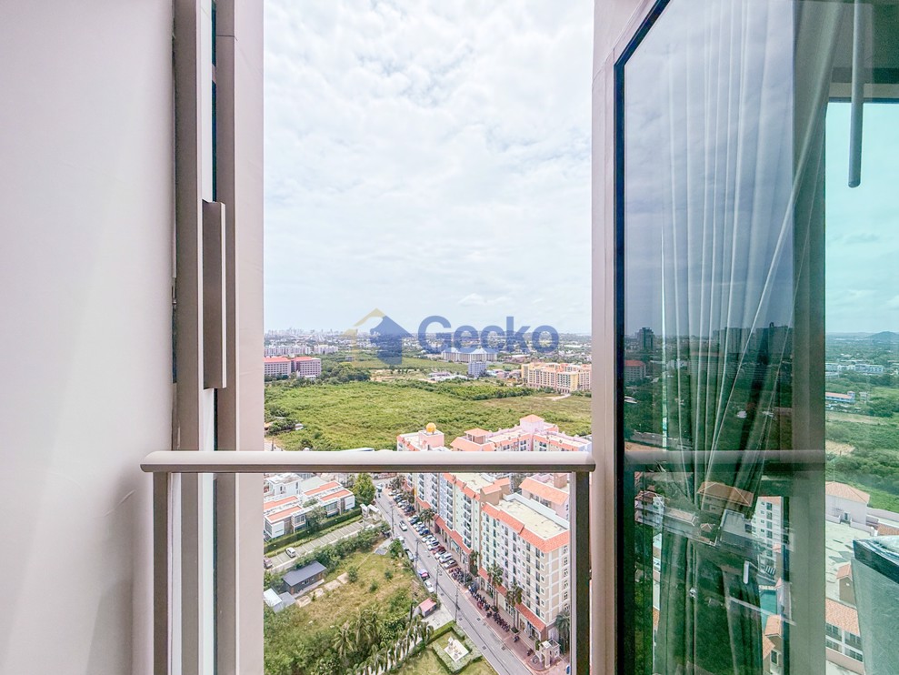 Studio Condo in The Riviera Monaco Pattaya Na Jomtien C012805 (Cover Photo)