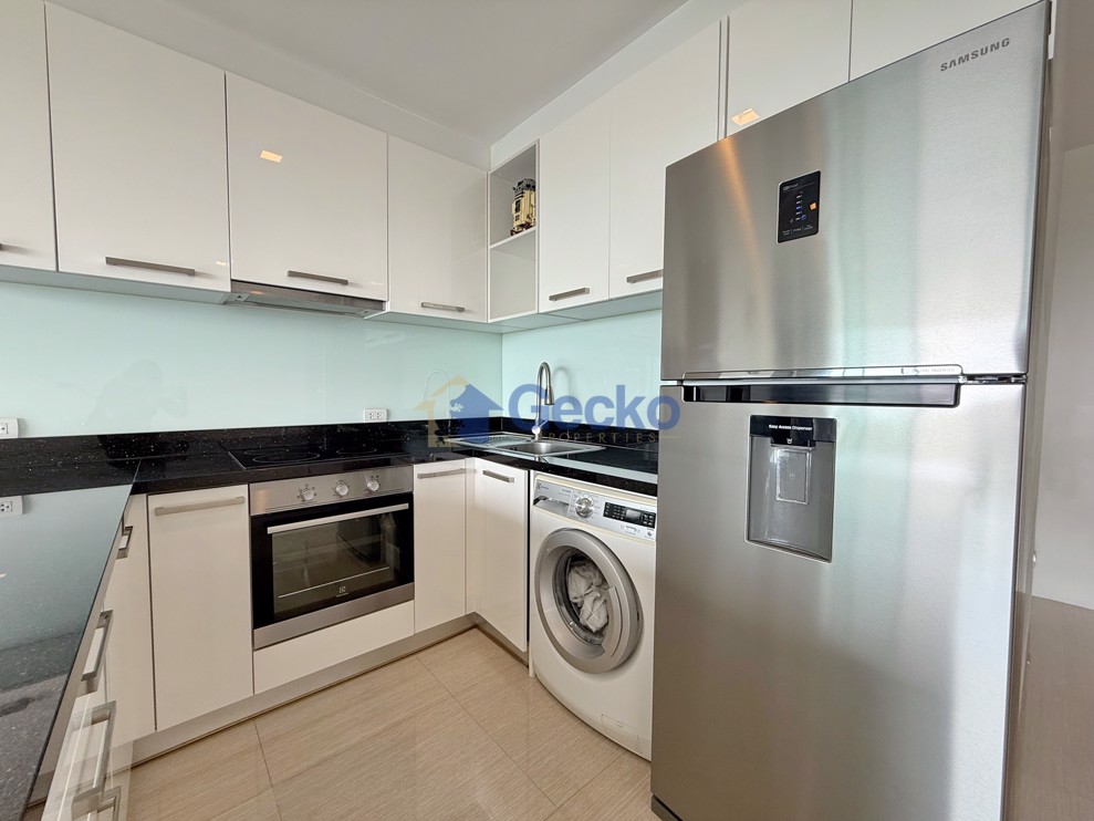 2 Bedrooms Condo in The Elegance Pratumnak C012813 (Photo 4)