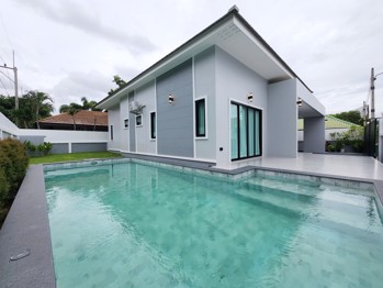 3 Bedrooms House in Phonthep Garden Ville 6  East Pattaya H012816