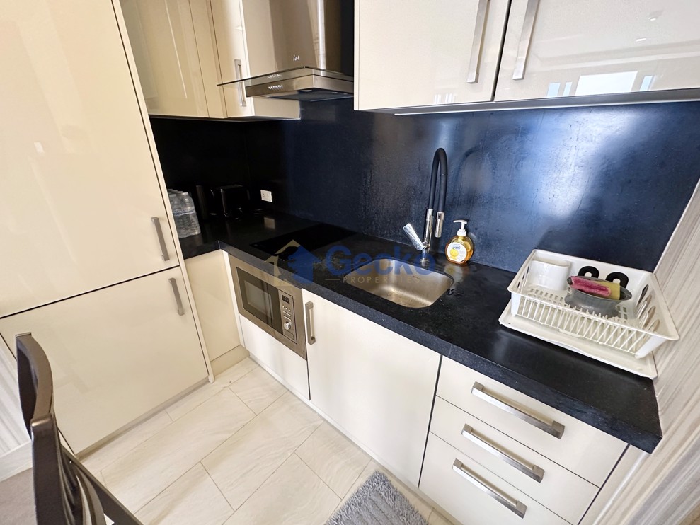 1 Bedroom Condo in Grand Avenue Residence Central Pattaya C012817 (Photo 2)