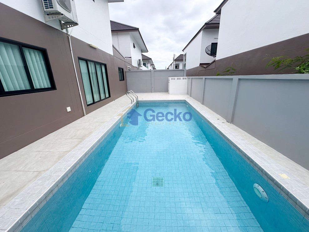5 ห้องนอน บ้าน in Chokchai village 9  พัทยาตะวันออก H012820 (Photo 1)