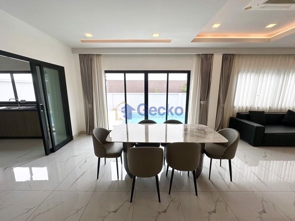 5 ห้องนอน บ้าน in Chokchai village 9  พัทยาตะวันออก H012820 (Photo 4)