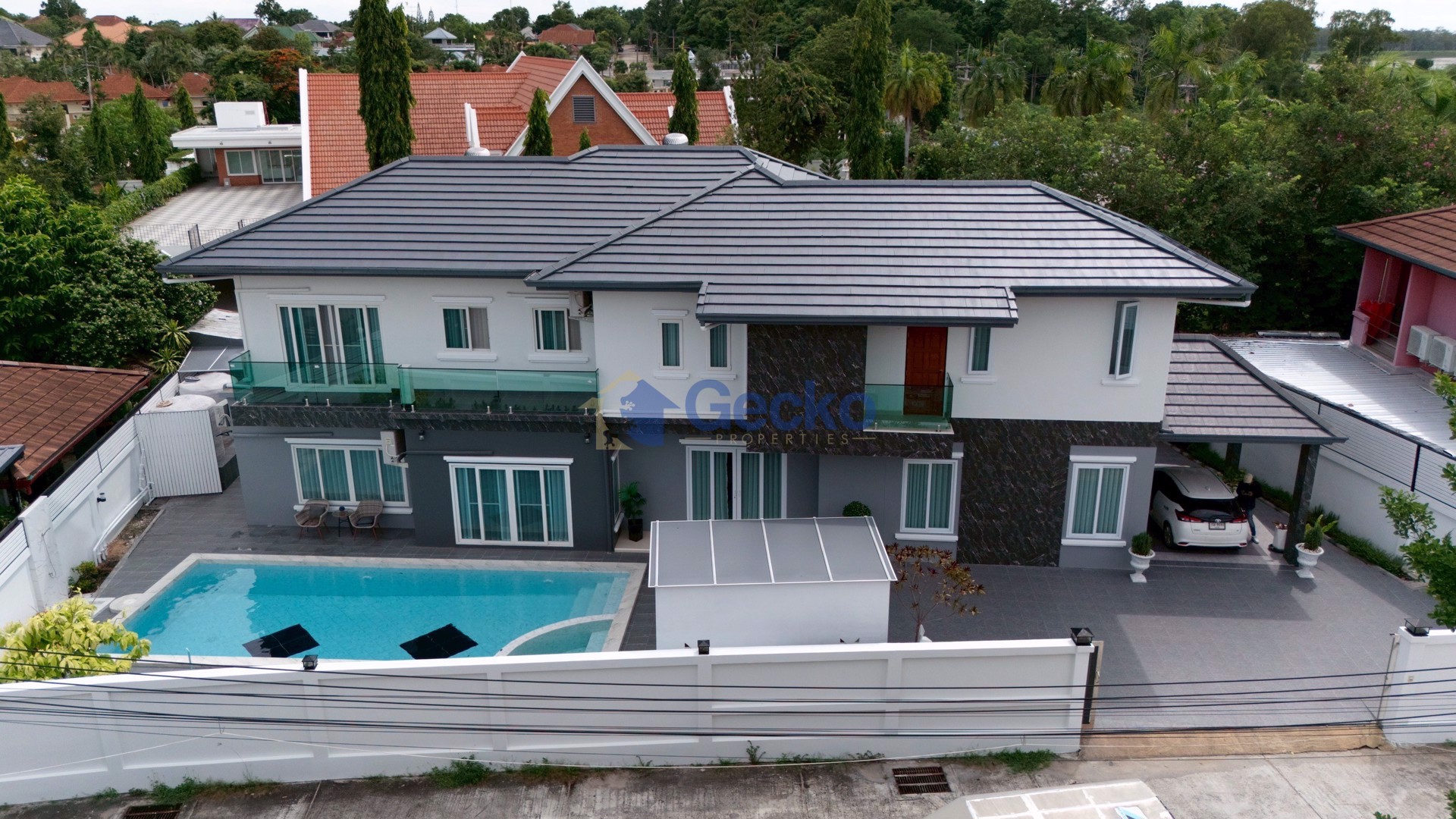 4 ห้องนอน บ้าน in Lakeside court 3  พัทยาตะวันออก H012391