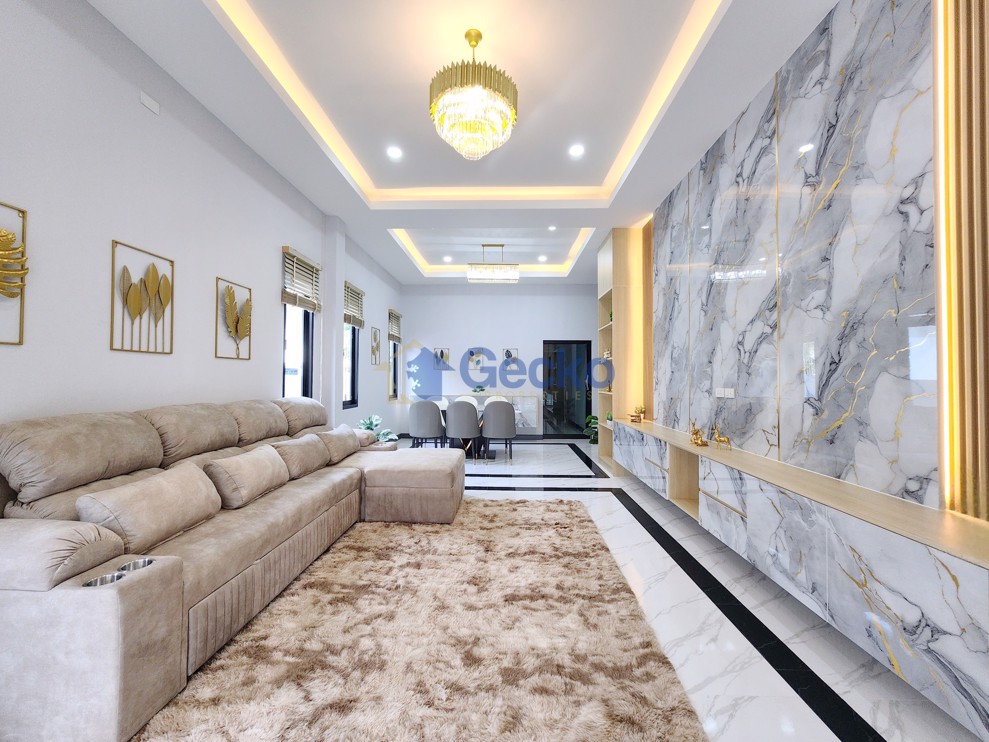 3 Bedrooms House in Pattaya Greenville  East Pattaya H012824 (Photo 2)